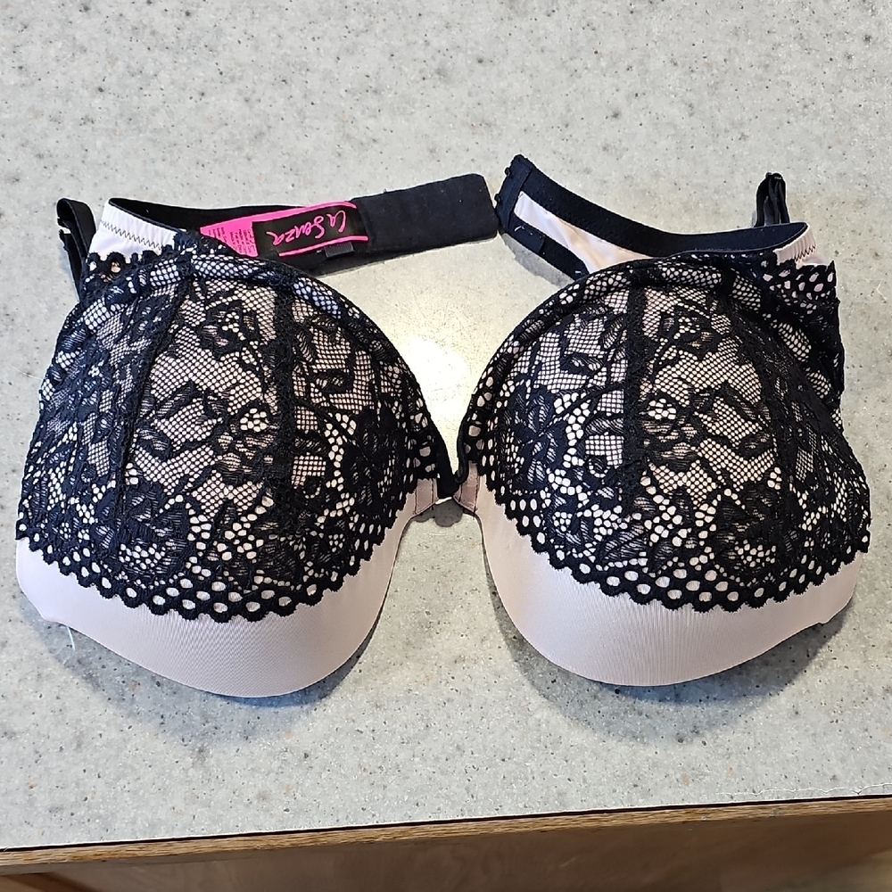 La SENZA 36D Blush Pink Molded Bra with Black Lace